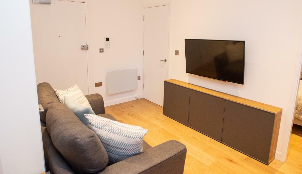 Stylish And Clean 1 Bed Apartment Maidenhead Town Center Luaran gambar