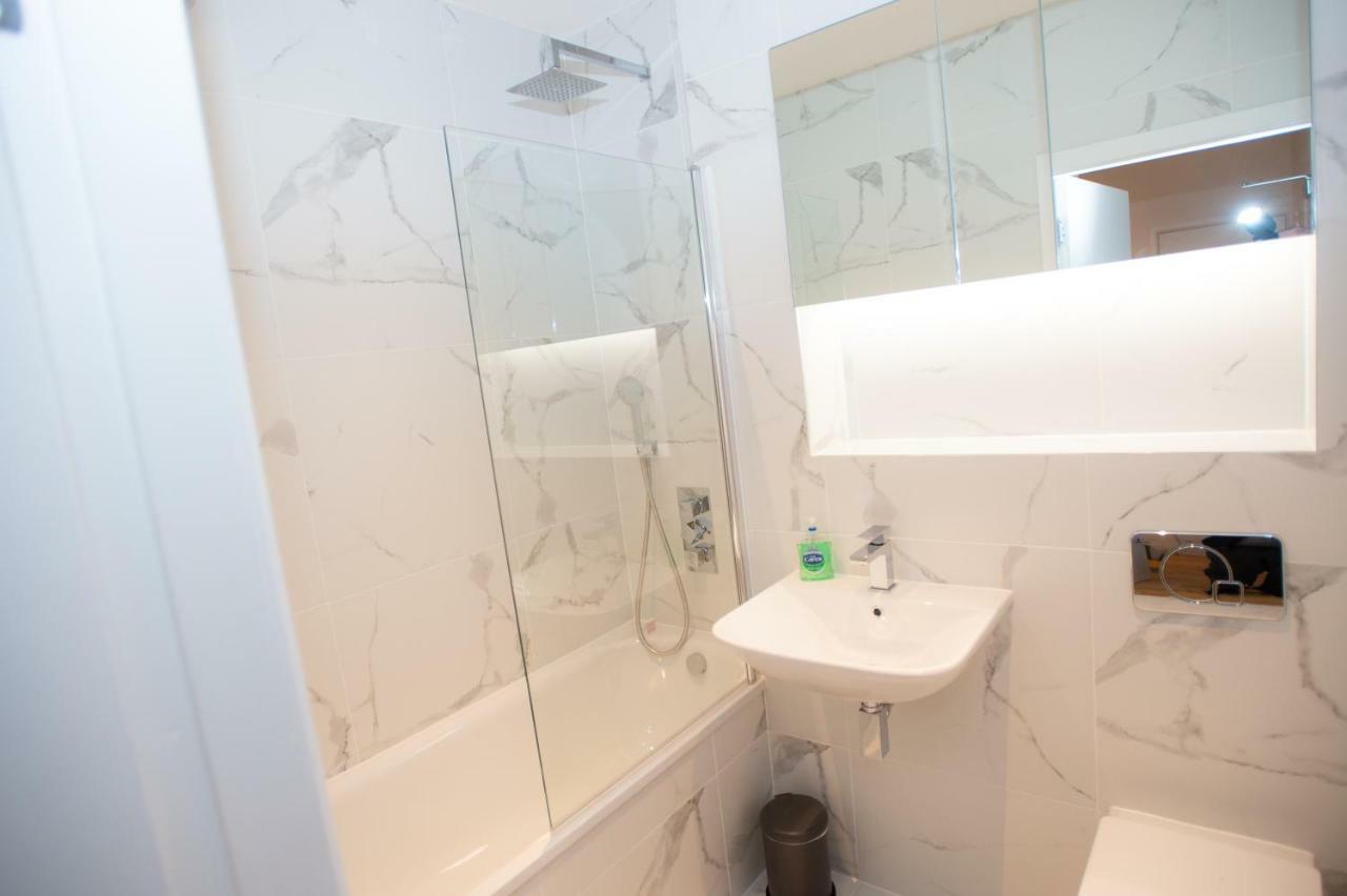 Stylish And Clean 1 Bed Apartment Maidenhead Town Center Luaran gambar